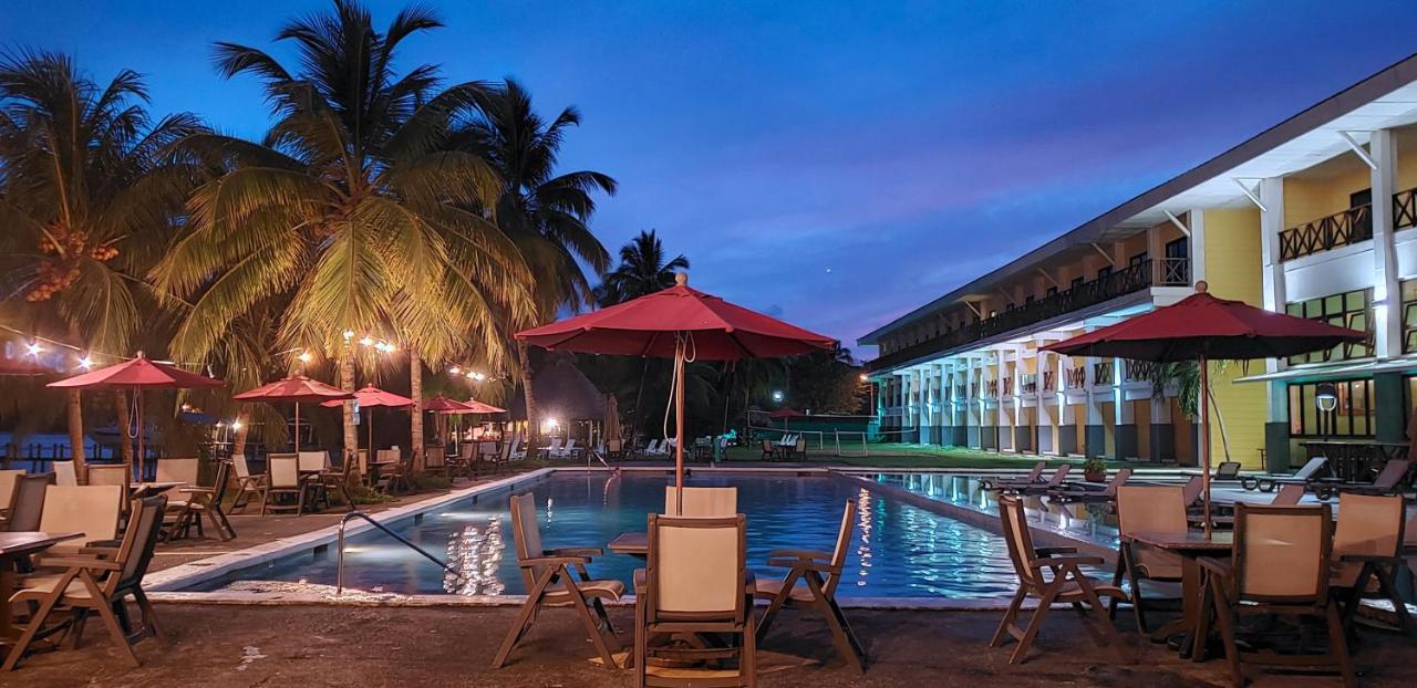 Playa Tortuga Hotel And Beach Resort Bocas del Toro Extérieur photo